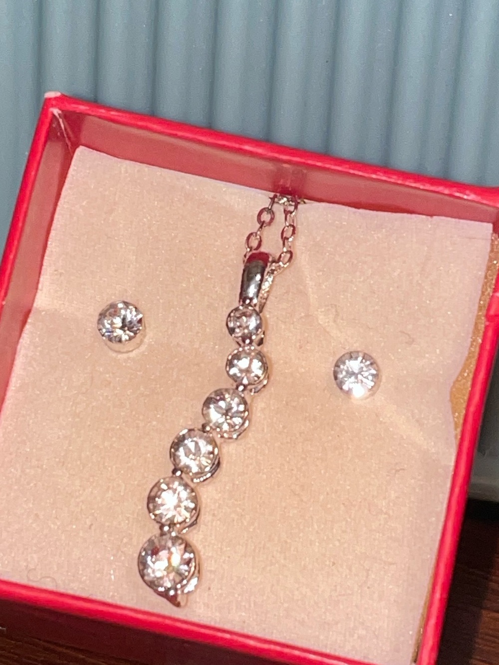Avon Silver Tone Graduated Crystal Pendant Necklace and Studs - Clear